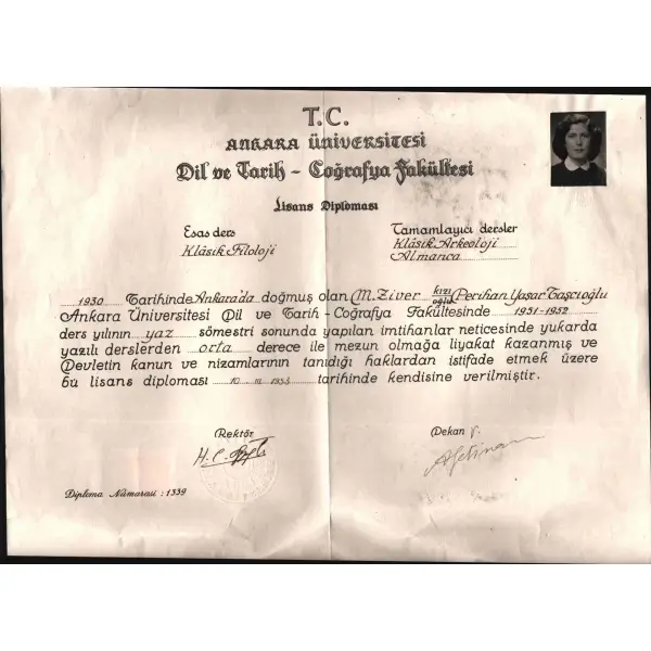 T.C. Ankara Üniversitesi DTCF öğrencisi Perihan Yaşar Taşcıoğlu´na ait, Dekan Afet İnan imzalı lisans diploması, 10 Mart 1953, 31x40 cm