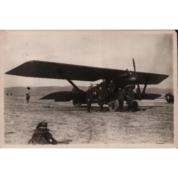 1931’de Niksar halkının aralarında topladıkları bağışlarla Türk Hava Kurumu´na hediye ettikleri Niksar Uçağı, 9x14 cm