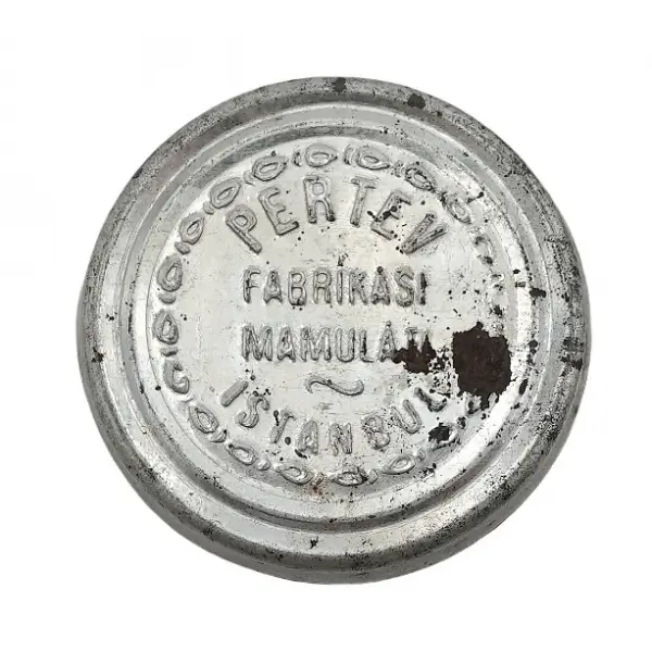 KREM PERTEV marka kabartmalı, içi dolu metal krem kutusu, İstanbul, 3x1 cm