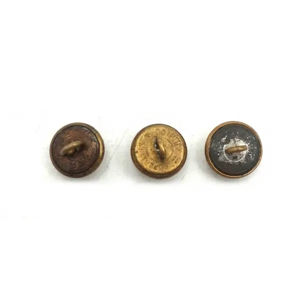 Altın vermeyli, iki adet Saint Joseph ve bir adet Saint Benoit Okulu kol düğmesi, 1x1 cm