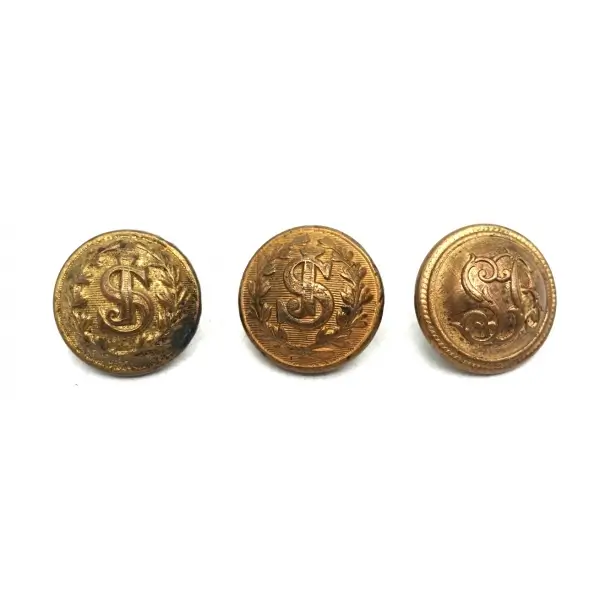 Altın vermeyli, iki adet Saint Joseph ve bir adet Saint Benoit Okulu kol düğmesi, 1x1 cm