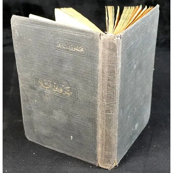 Mahmud Yesari´den ithaflı ve imzalı PERVİN ABLA (Büyük Roman), İkbal Kitaphanesi, 1927, 430 sayfa, 15x23 cm