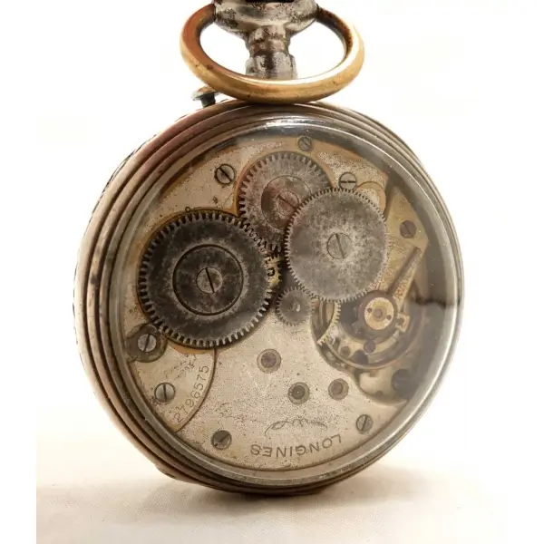 Longines marka, alaturka kadranlı köstekli saat, arka kapak cam olup, çalışma mekanizması gözükmektedir, çap 4 cm, genişlik 1 cm