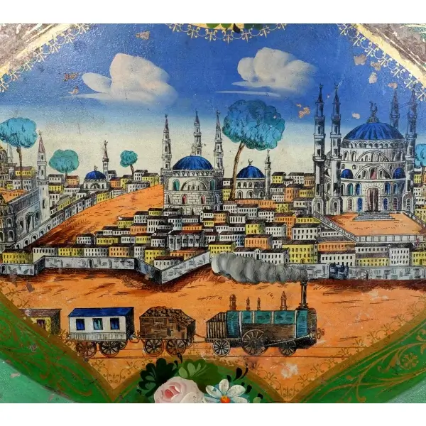 19. yüzyıl Osmanlı üretimi, Edirne'den geçen buharlı tren tasvirli, çevresi floral desen süslemeli, çift kulplu ve yüksek kenarlı Pulat tepsi [çinko], üzeri 