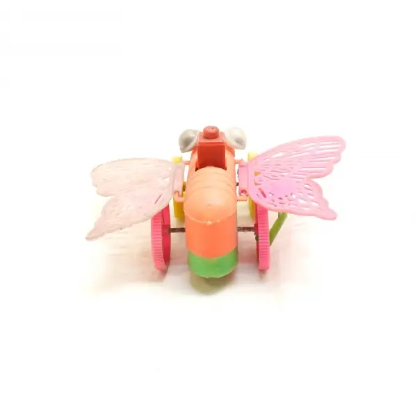 Plastikten mamul, Çin malı tekerlekli kelebek figürü, 12x9x4 cm
