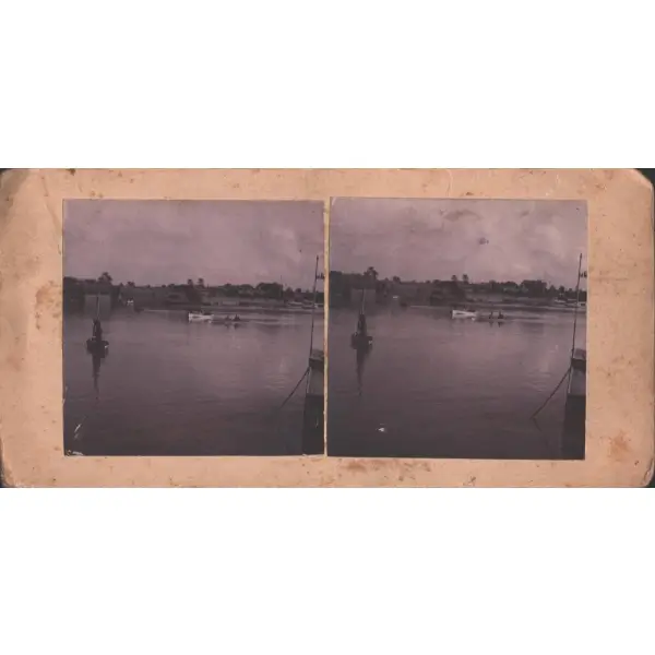 (Irak) Bağdat´ta Dicle Nehri manzarası ve tekne ile seyahat edenler görselli, streowiew fotoğraf, 18x9 cm...