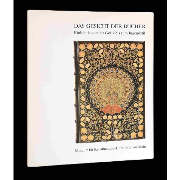 Avrupa cilt sanatının Gotik´ten Art Nouveau´ya uzanan çeşitli örneklerine dair Almanca sergi kataloğu: DAS GESICHT DER BÜCHER, Eva-Maria Hanebutt-Benz, 1987, Museum für Kunsthandwerk Frankfurt am Main, 80 sayfa, 20x24 cm...