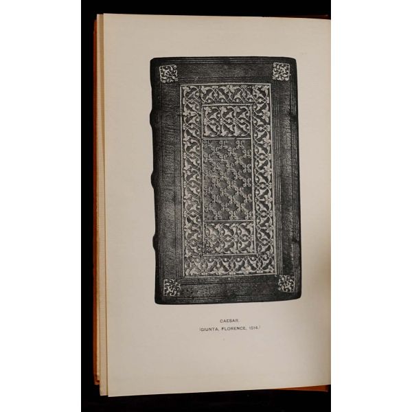 Altın yaldızla süslenmiş ciltlerin tarihine dair, çok sayıda görselle desteklenmiş, İngilizce kitap: THE BINDING OF BOOK (An Essay in the History of Gold-Tooled Bindings), Herbert P. Horne, 1915, 232 sayfa, 14x21 cm...