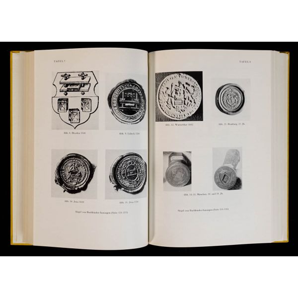 Alman ciltçilik tarihine dair iki ciltlik Almanca kitap: DAS DEUTSCHE BUCHBINDER-HANDWERK, Hellmuth Helwig, 1962, Anton Hiersemann, Stuttgart, 351+428 sayfa, 17x24 cm...