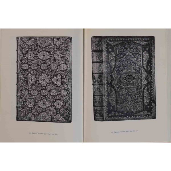 Restorasyon dönemi İngiliz ciltçiliğine dair İngilizce kitap: ENGLISH RESTORATION BOOKBINDINGS, Samuel Mearne, 1974, The British Library Board, 48 sayfa metin + görseller, 19x26 cm...