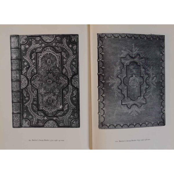 Restorasyon dönemi İngiliz ciltçiliğine dair İngilizce kitap: ENGLISH RESTORATION BOOKBINDINGS, Samuel Mearne, 1974, The British Library Board, 48 sayfa metin + görseller, 19x26 cm...