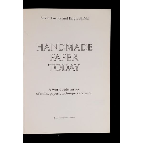 Günümüz teknikleri ve kullanımlarıyla bugünün el yapımı kâğıtçılığına dair İngilizce kitap: HANDMADE PAPER TODAY, Silvie Turner & Birgit Skiöld, 1983, Lund Humphries, London, 280 sayfa, 20x27 cm...