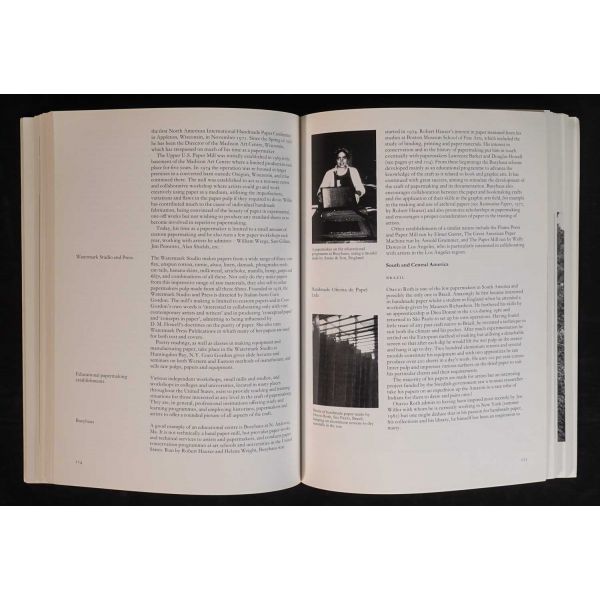 Günümüz teknikleri ve kullanımlarıyla bugünün el yapımı kâğıtçılığına dair İngilizce kitap: HANDMADE PAPER TODAY, Silvie Turner & Birgit Skiöld, 1983, Lund Humphries, London, 280 sayfa, 20x27 cm...