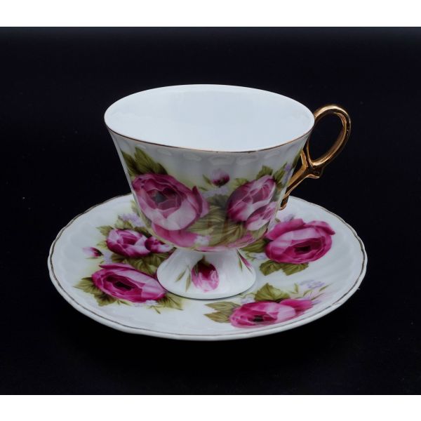 Royal Windsor Fine Porcelain damgalı pedastral formda porselen fincan, fincan çapı 7 cm, yüksekliği 6 cm, tabak çapı 11 cm...