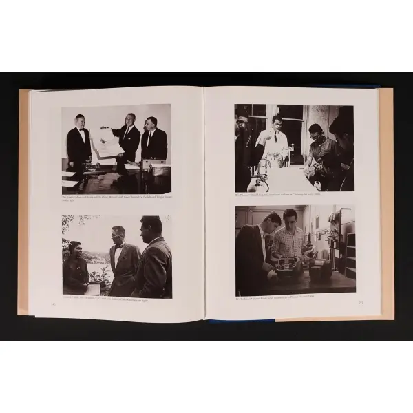 A HISTORY OF ROBERT COLLAGE (Volume I-II), John Freely, 2000, İstanbul, Yapı Kredi Kültür Sanat Yayıncılık, 351+334 sayfa, 22x29 cm...