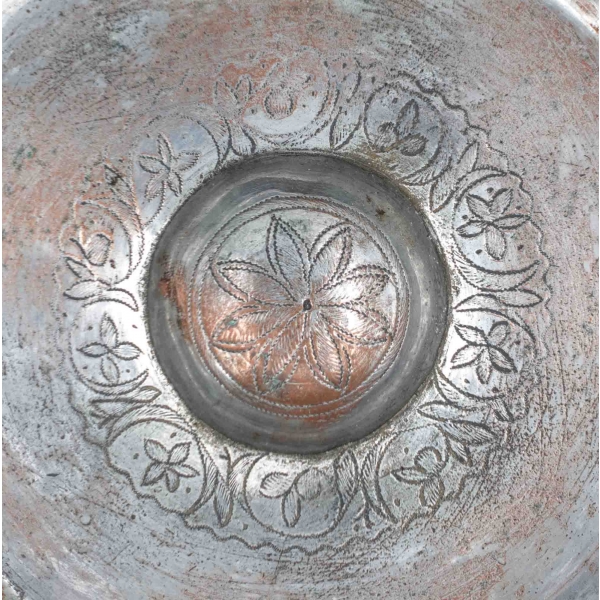 Osmanlı döneminden bakır hamam tası, çap 21 cm...