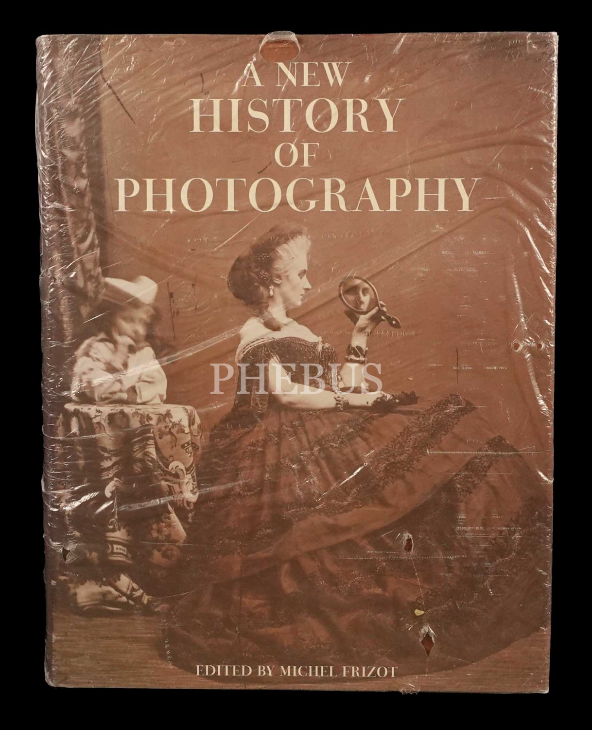A NEW HISTORY OF PHOTOGRAPHY, (editör: Michel Frizot), 1998, Könemann, 775 sayfa, 25x31 cm...