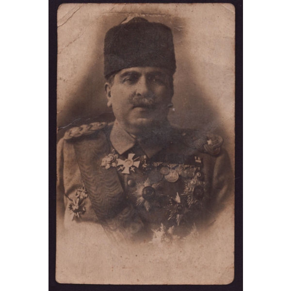 Askeri Müze´nin kurucusu Ferik Ahmed Muhtar Paşa´nın ithaflı ve imzalı fotoğrafı, 9x14 cm...