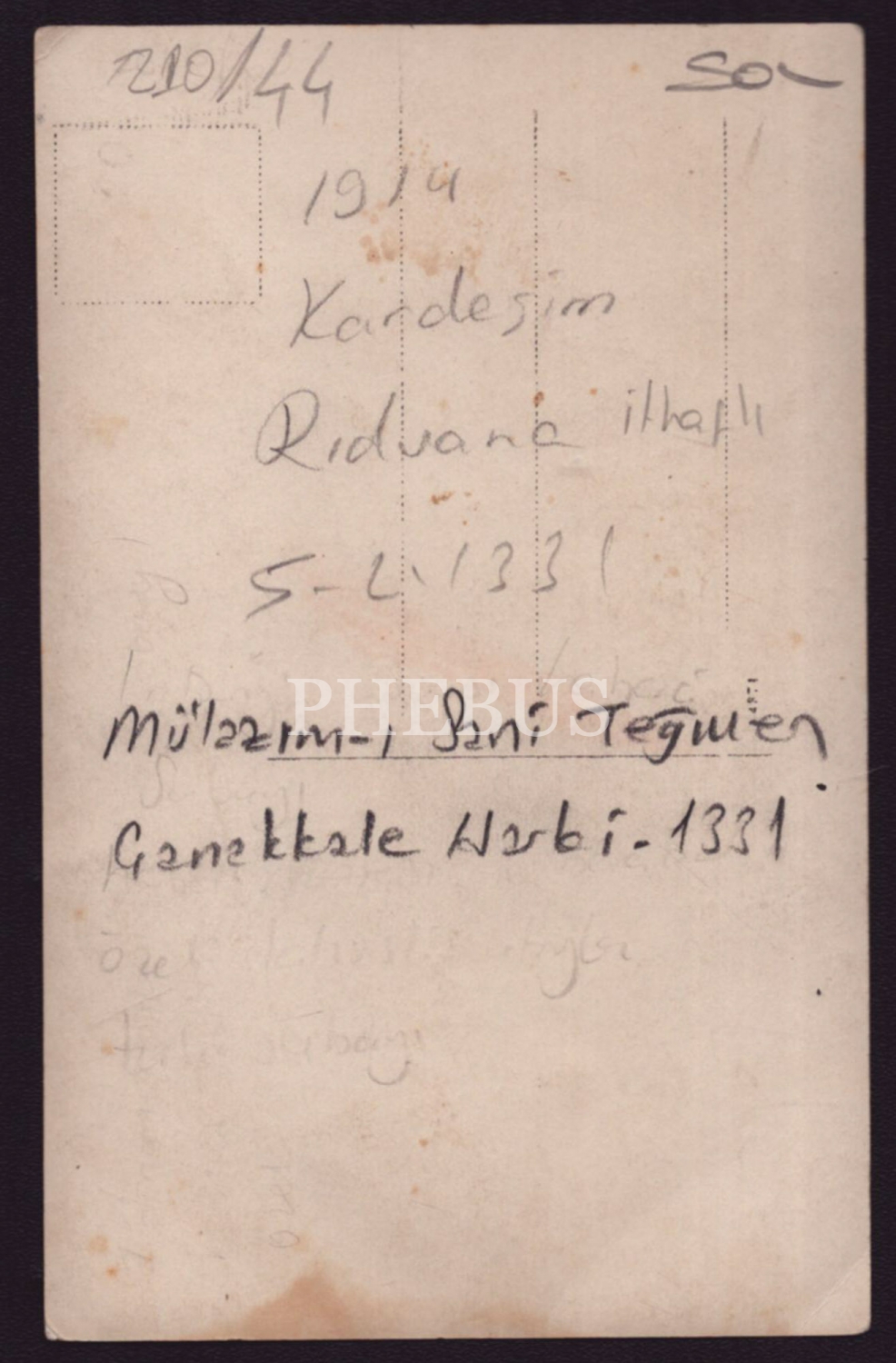 Çanakkale Harbi´nde vazifeli bir mülazım-ı saninin (teğmen) atının başında çektirdiği ithaflı ve imzalı, 1331 (1914) tarihli hatıra fotoğrafı, 14x9 cm...