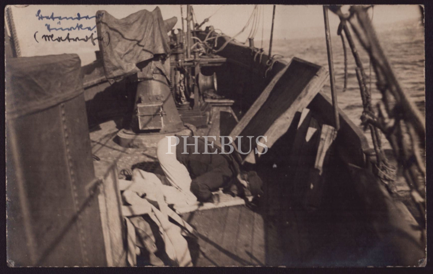Cihan Harbi döneminden savaş gemisinde namaz kılan bir Osmanlı denizcisi, 14x9 cm...