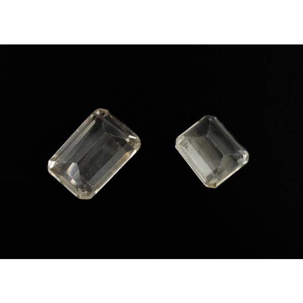 2 adet topaz taşı, 2 cm...