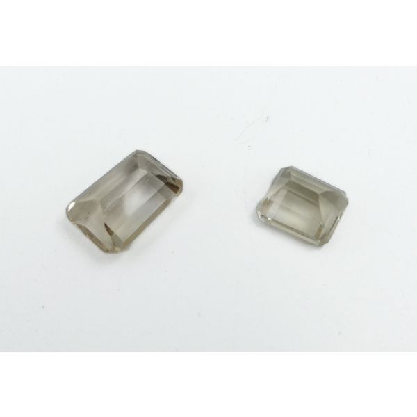 2 adet topaz taşı, 2 cm...