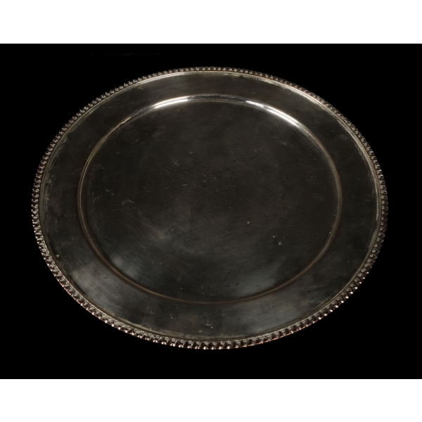 Gaziantep Kervancıoğlu damgalı bakır üzeri gümüş kaplama 2 adet yuvarlak servis tabağı, 38 cm...