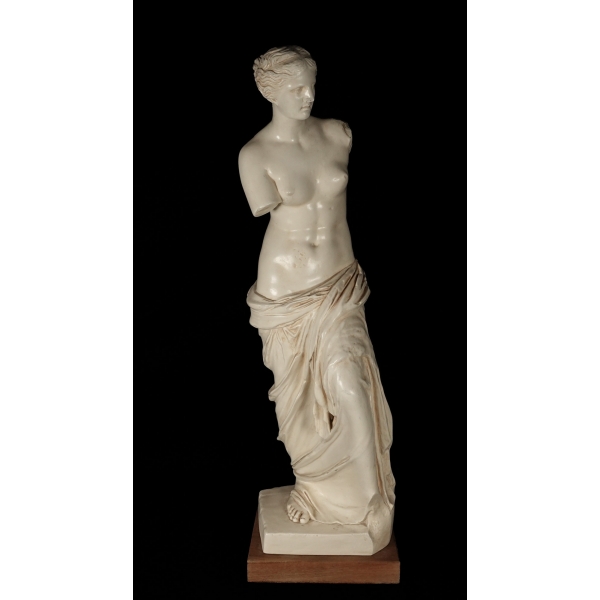 Ahşap kaidesinde Alva Studios imalatı, bronz döküm Afrodit heykeli, ´´Alva 91´´ ibareli,  92x37x23 cm...