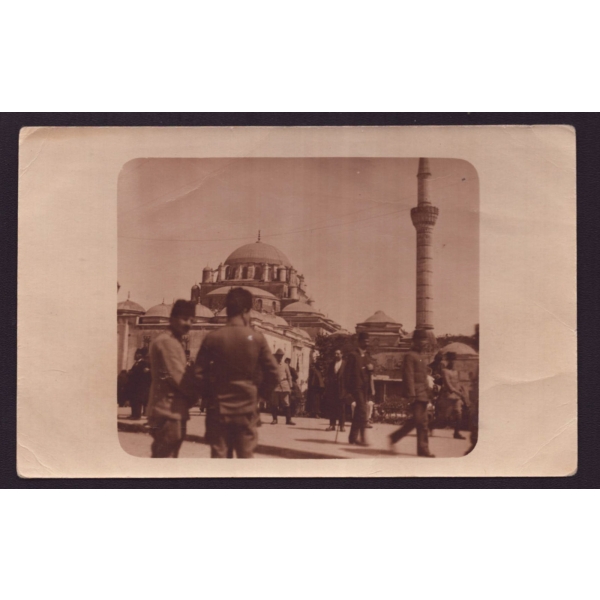 Beyazid Camii önünden bir enstantane fotoğraf, 14x9 cm...