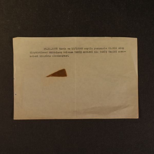 Mesut Manioğlu´nun, çeşitli kurum ve firmalar için hazırladığı reklam çizimlerinin baskıları, fotoğrafları ve gazete/dergiden alınma örnekleri ( 14 adet), muhtelif ebatlarda (en büyüğü 30x14 cm, en küçüğü 5,5x3 cm)...