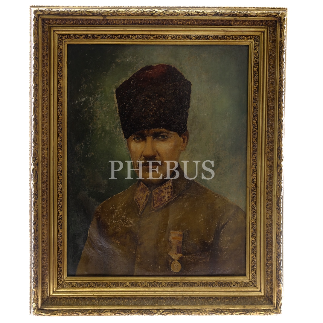 Mustafa Kemal Atatürk´ün, kimliği tespit edilemeyen usta bir ressam tarafından, mareşal üniforması ve İstiklal Madalyası ile tasvir edildiği, mukavva üzerine yağlıboya portresi; 43x55 cm, çerçeve 61x74 cm...