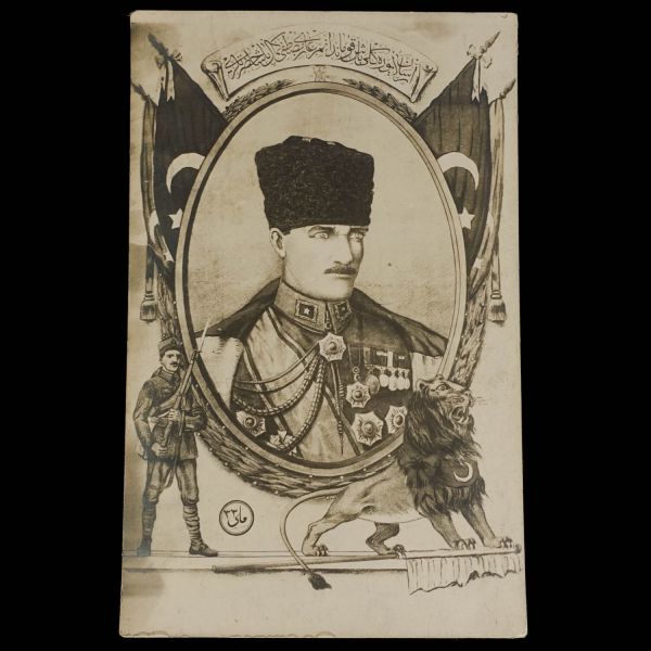 Göğsünde madalyalarıyla Mustafa Kemal Atatürk, 14x9 cm...