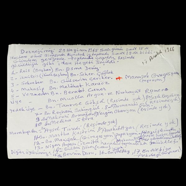 Bir hemşirenin terekesinden, ağırlıkla 1940 - 1960 yılları arasını kapsayan, öğrencilik ve meslek yaşamına ışık tutan 134 adet fotoğraf ve 6 adet belge lotu...