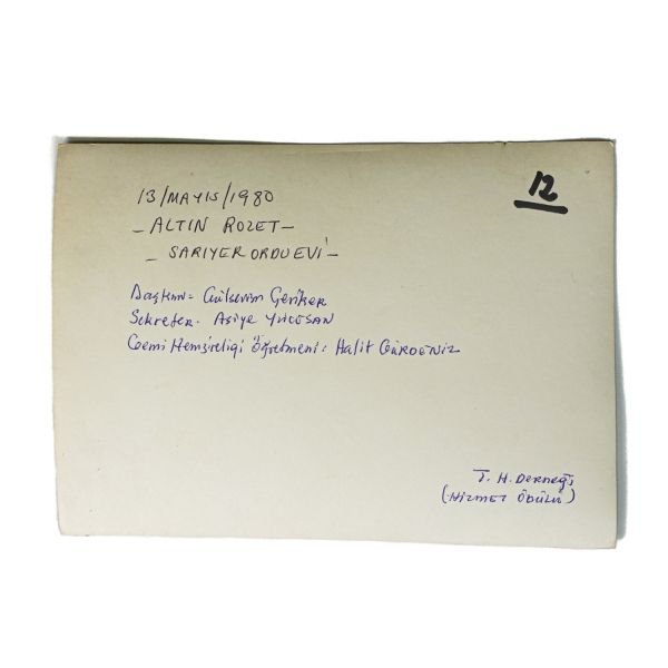 Bir hemşirenin terekesinden, ağırlıkla 1940 - 1960 yılları arasını kapsayan, öğrencilik ve meslek yaşamına ışık tutan 134 adet fotoğraf ve 6 adet belge lotu...