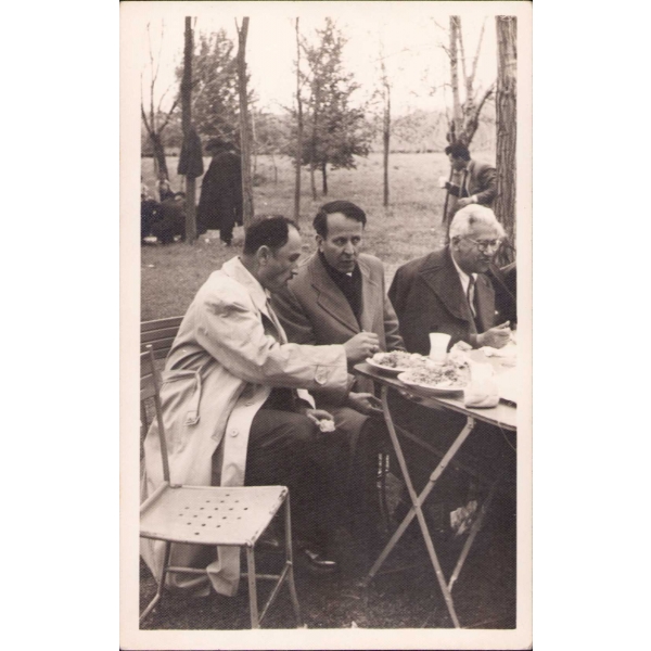 Hüseyin Nihal Atsız, İsmail Hakkı Yılanoğlu ve Hüseyin Namık Orkun 3 Mayıs 1952'de Türk Milliyetçiler Derneği'nin düzenlediği Türkçülük günü kır gezisinde, Nihal Atsız'dan imzalı ve ithaflı.