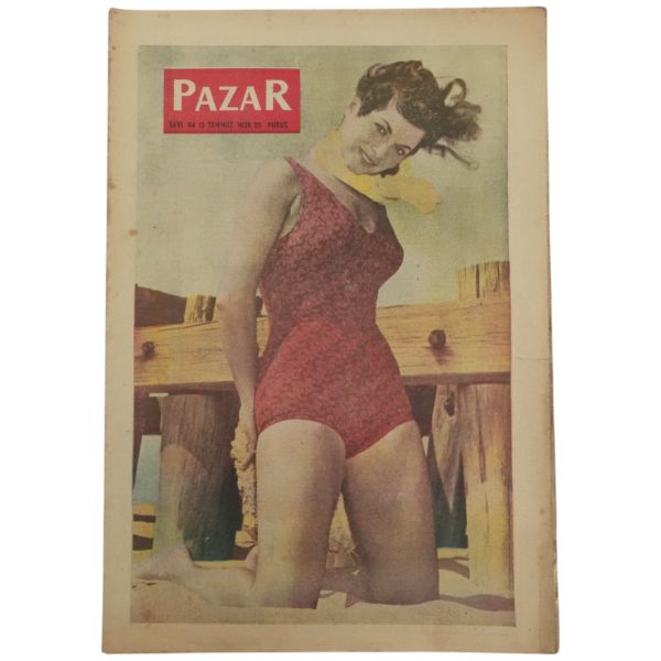KİBAR HIRSIZ, İĞRETİ SURAT, GENÇ KIZ KALBİ, SUPERMEN, VAK VAKA KARDEŞ çizgi romanlarının tefrika edildiği Pazar Dergisi'nin 1957-1962 yılları arasında yayımlanan toplam 9 sayısı 29x42 cm..