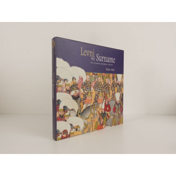 LEVNİ VE SURNAME (Bir Osmanlı Şenliğinin Öyküsü), Esin Atıl, Koçbank, İstanbul - 1999, 247 sayfa, 31x32 cm