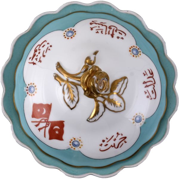 Kapağı II. Meşrutiyet'in sloganı 