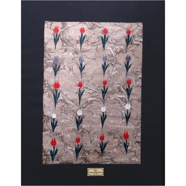 Mustafa Düzgünman imzalı laleli yol ebrusu, 1979 tarihli, ebru ölçü: 32x46 cm, çerçeve içi ölçü: 47x61 cm...