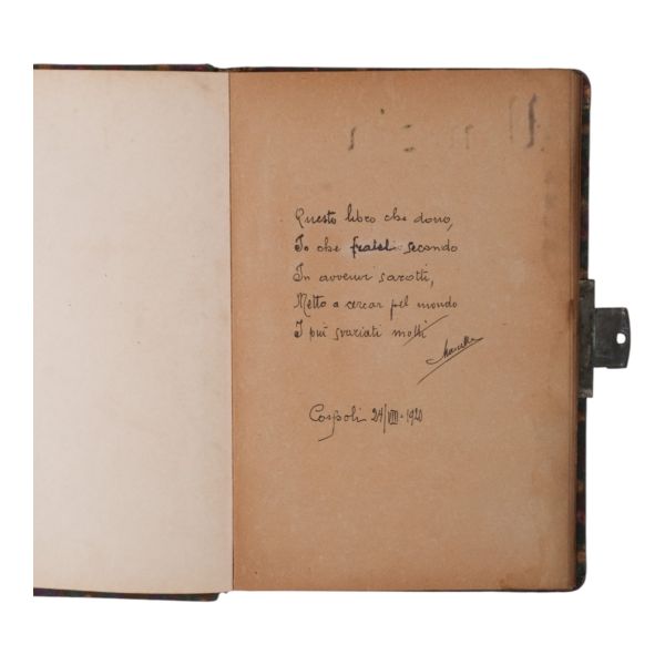 İstanbul´da yaşayan İtalyan asıllı bir Levantene ait, 24 Ağustos 1920´den başlanarak 24 Ağustos 1922´ye değin tutulmuş; farklı isimler tarafından yazılıp imzalanmış şiirler, alıntılar ve resimlerle doldurulmuş, 