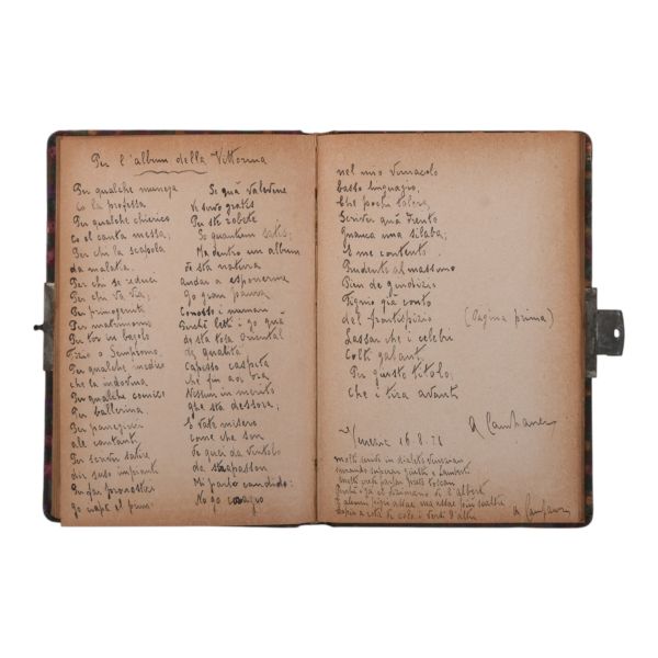 İstanbul´da yaşayan İtalyan asıllı bir Levantene ait, 24 Ağustos 1920´den başlanarak 24 Ağustos 1922´ye değin tutulmuş; farklı isimler tarafından yazılıp imzalanmış şiirler, alıntılar ve resimlerle doldurulmuş, 