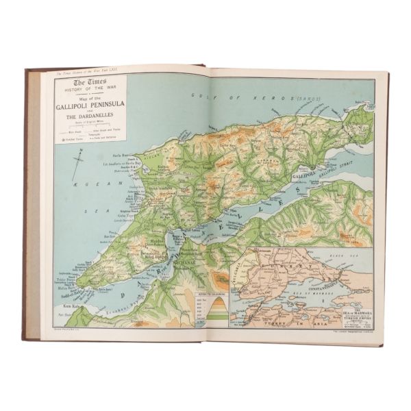 The Times gazetesinin, Çanakkale Savaşı´na dair kaleme alınan haber ve makaleleri, çok sayıda fotoğraf eşliğinde bir araya getirdiği özel cilt: THE TIMES HISTORY OF THE WAR, 20,5x30 cm...