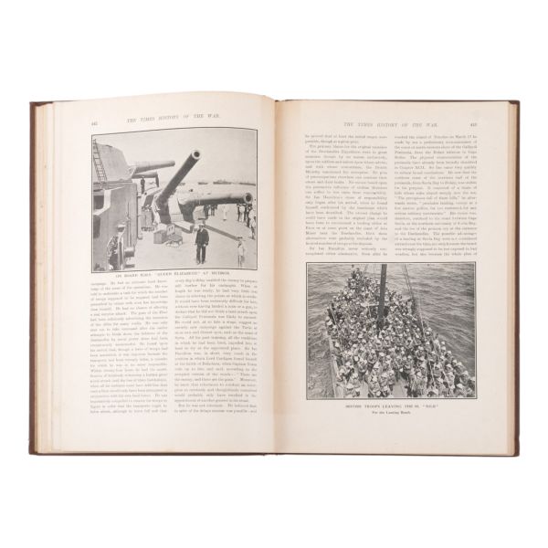 The Times gazetesinin, Çanakkale Savaşı´na dair kaleme alınan haber ve makaleleri, çok sayıda fotoğraf eşliğinde bir araya getirdiği özel cilt: THE TIMES HISTORY OF THE WAR, 20,5x30 cm...