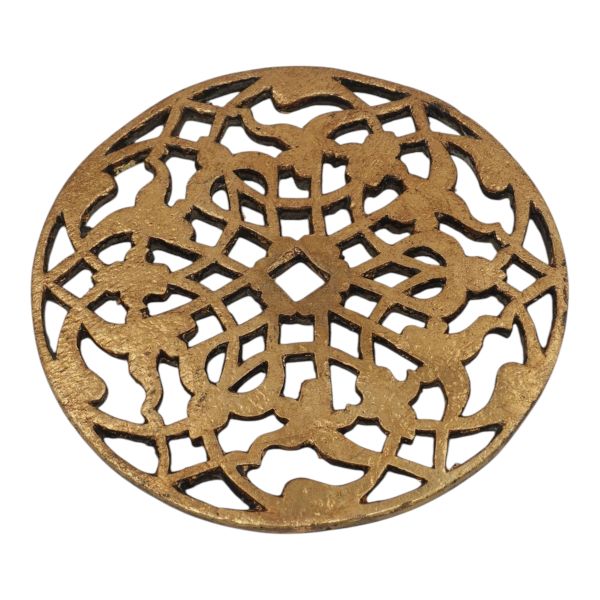 Geleneksel motifli naht sanatı numuneleri, pirinç, muhtelif ebatlarda, (en büyüğü 20x10,5 cm, en küçüğü 6x6 cm)...