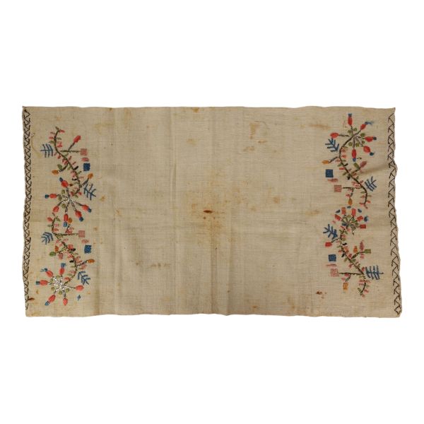 Osmanlı döneminden, keten üzerine renkli floral motifler işlenmiş iki adet yağlık, 89x43 cm - 68x38 cm...