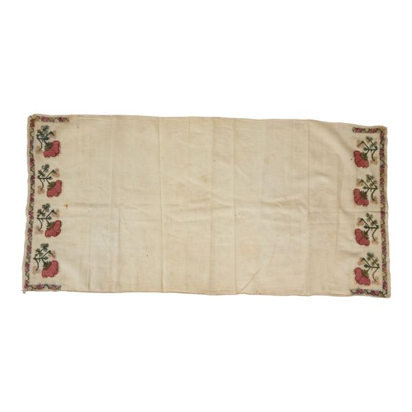 Osmanlı döneminden, keten üzerine renkli floral motifler işlenmiş iki adet yağlık, 89x43 cm - 68x38 cm...