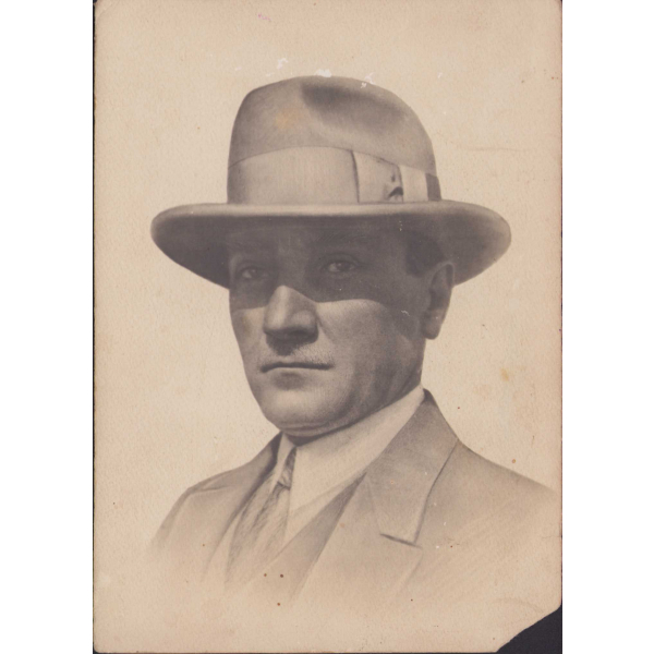 Atatürk'ün nadir portrelerinden, bir kenarı kesik, 12,5x17,5cm
