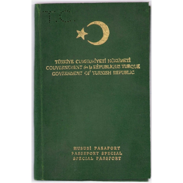 T.C. Pasaport, Gönül Kayaçal'a ait 1978 tarihli T.C. Pasaport, 9x16 cm