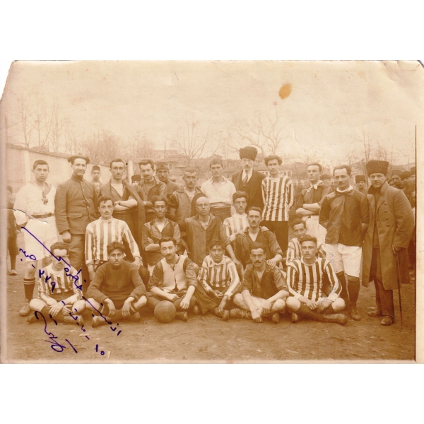 Birinci Ordu Zabitan - İzmit Kocaeli Futbol Takımı Maçı Hatırası Mülazım Kerim İmzalı İthaflı 1339-1923 13 x 18 Cm