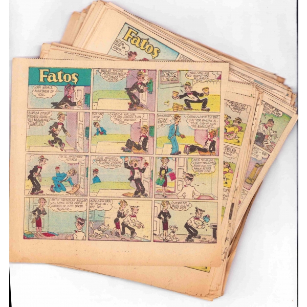 1966 yılına ait  77 adet gazete küpürü, Fatoş, 20x20 cm